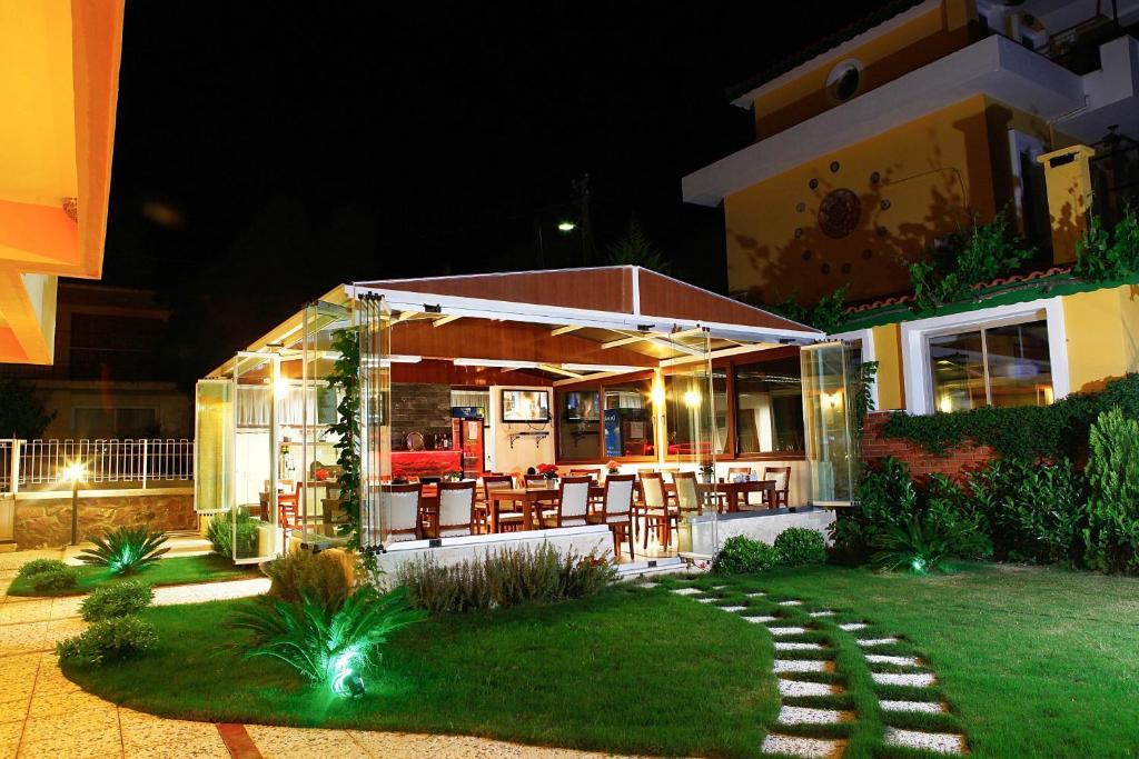 Villa Fokai Hotel Yenifoca Buitenkant foto