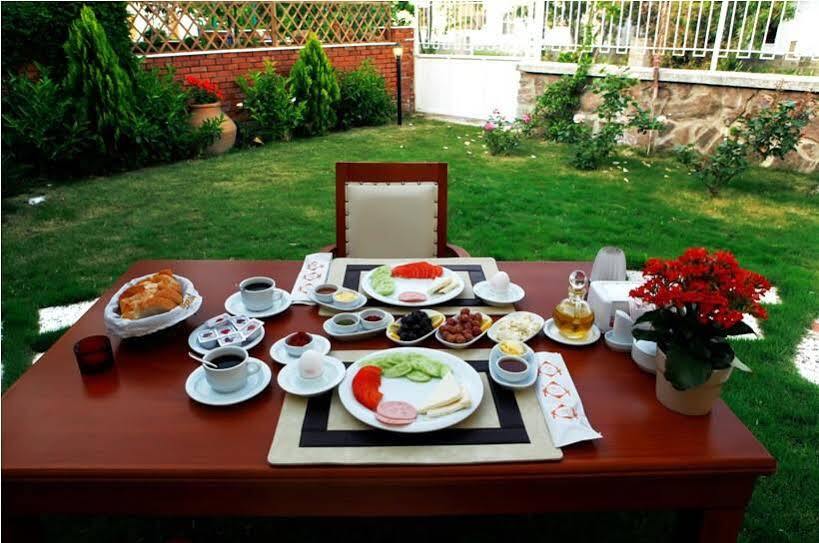 Villa Fokai Hotel Yenifoca Buitenkant foto